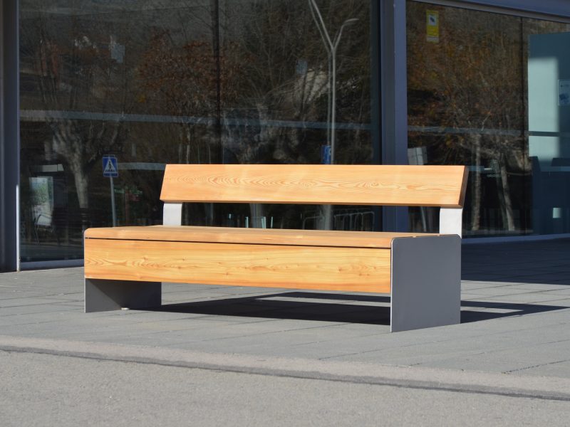 Outdoor bench, with backrest. Made of nordic pine wood and stainless steel