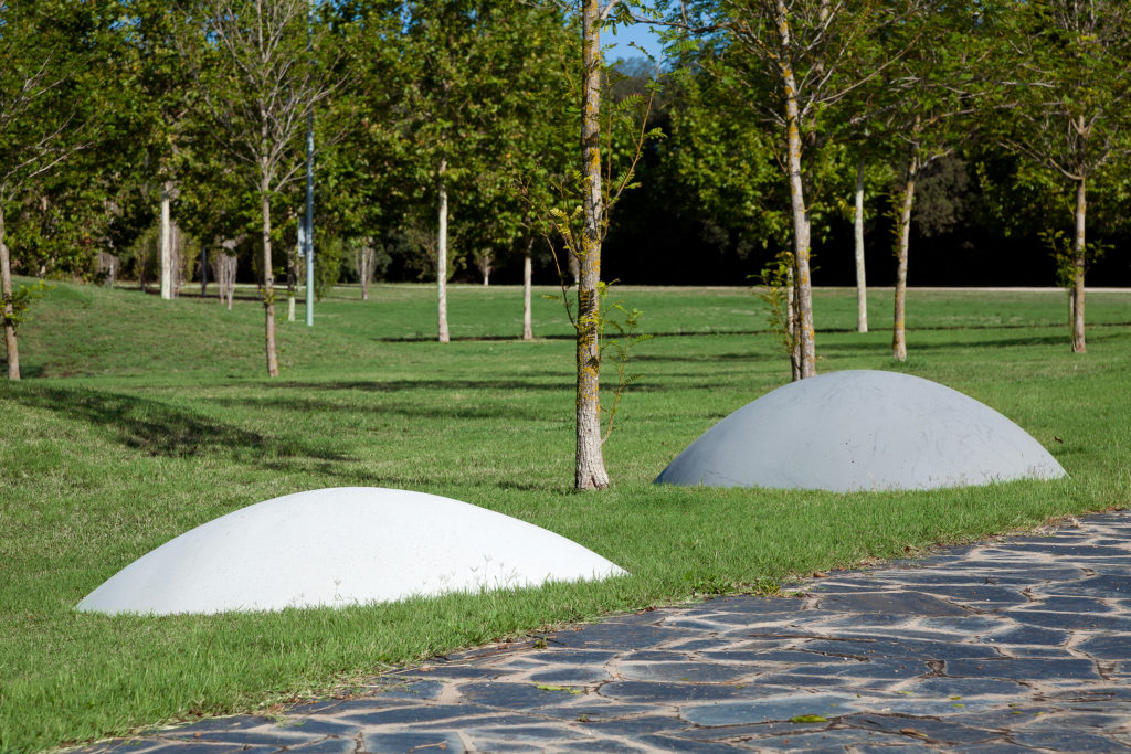 Mounds of different sizes for public spaces and gardens