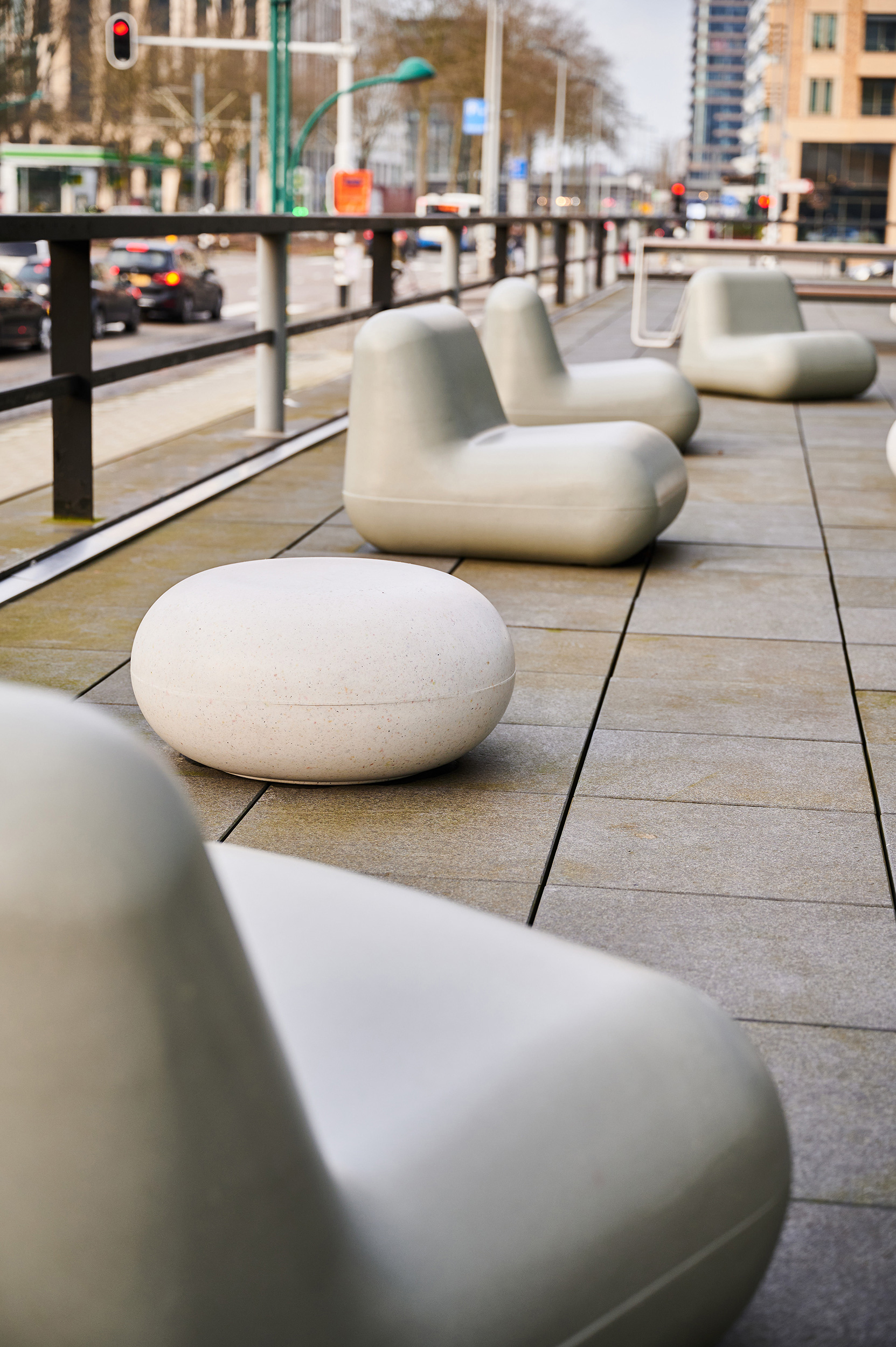 Plastic chairs and poufs in recovered plastic from packaging waste