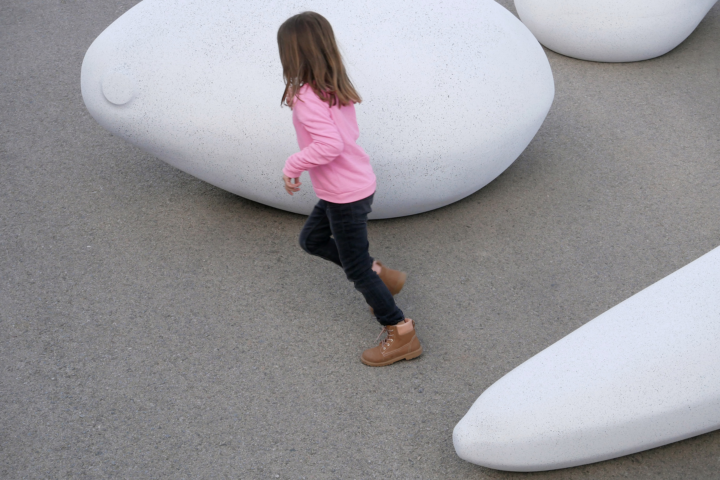 Urban objects in which to play, rest and interact