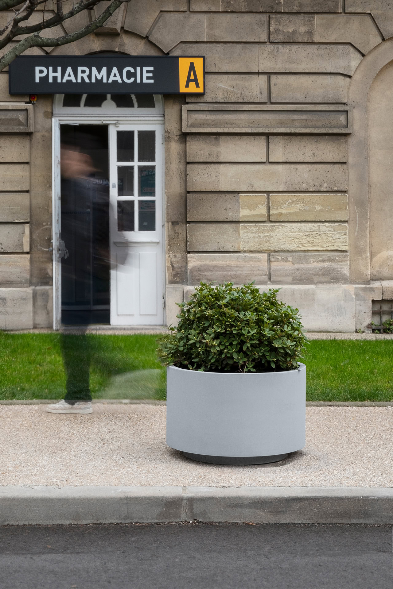 Saint Antoine Hospital in Paris, furnished with urban planters from Durbanis